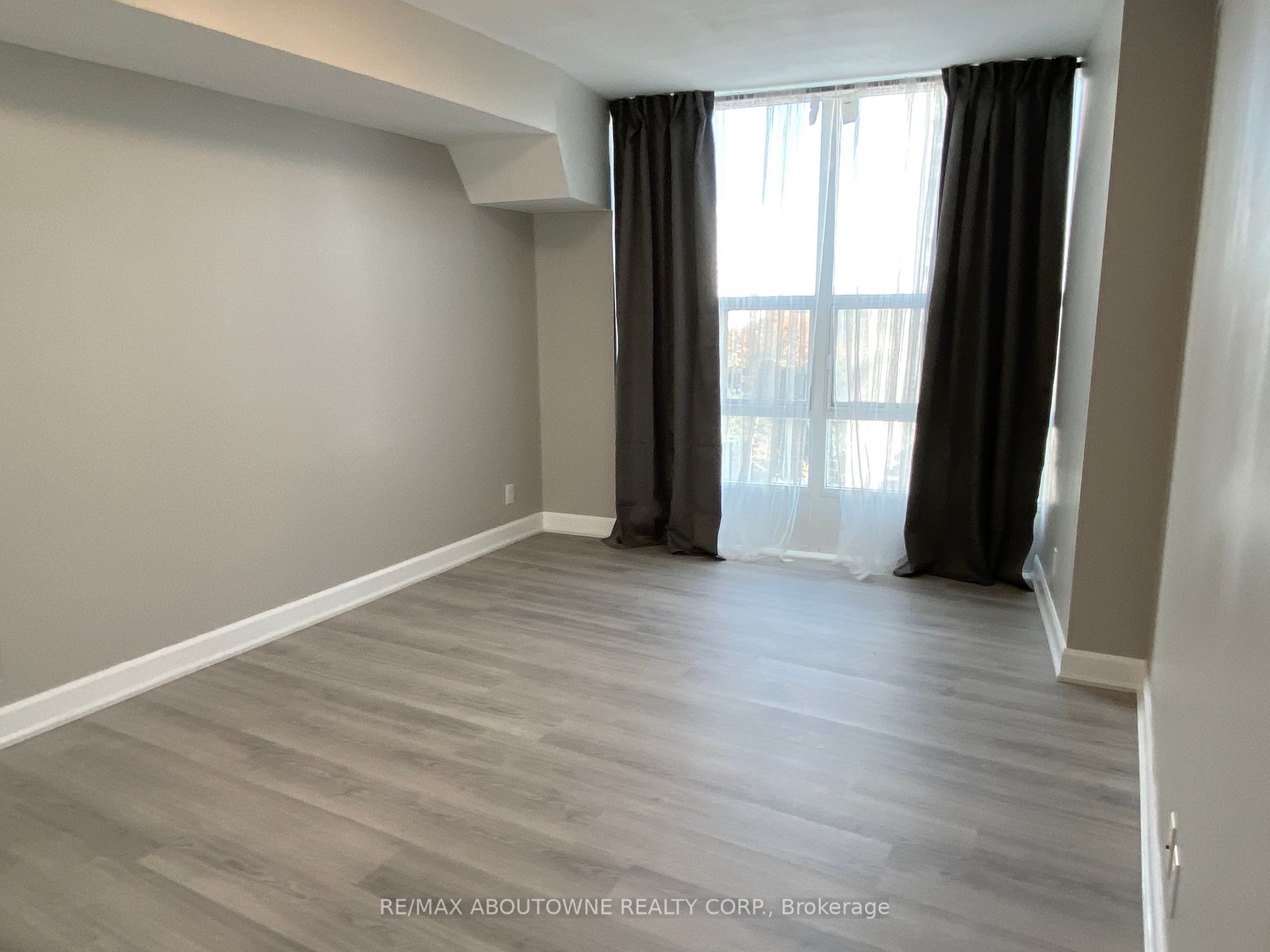 1 Elm Drive Dr W, #802