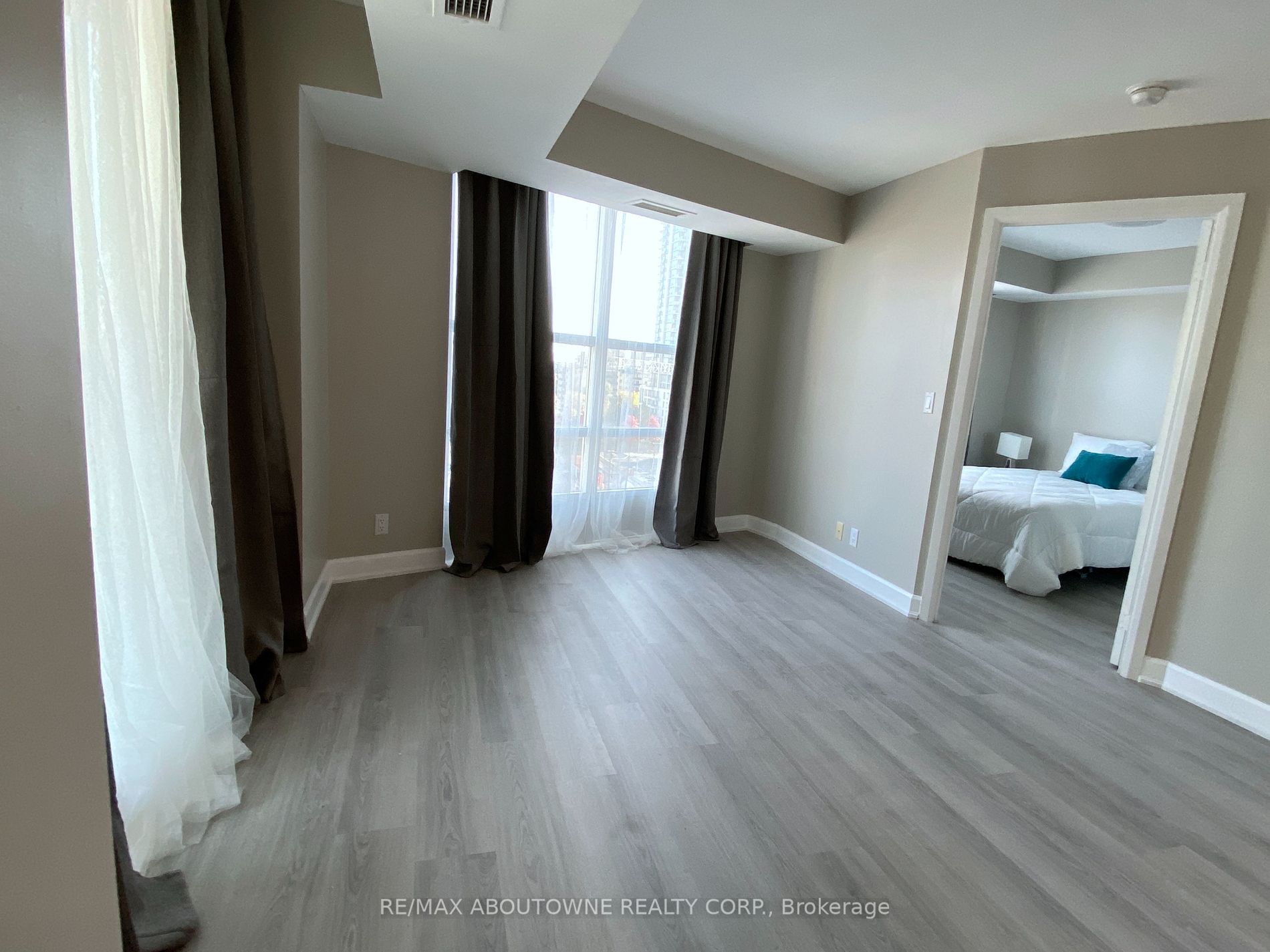 1 Elm Drive Dr W, #802