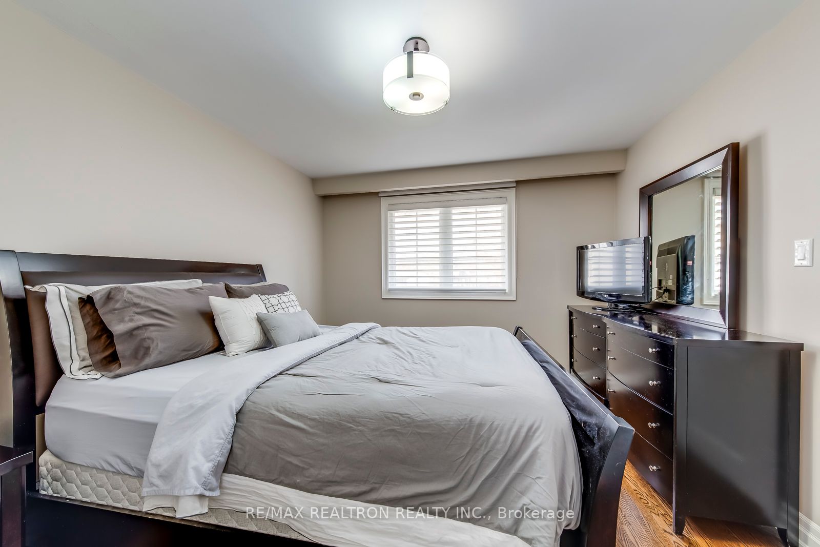 7 Kenning Pl