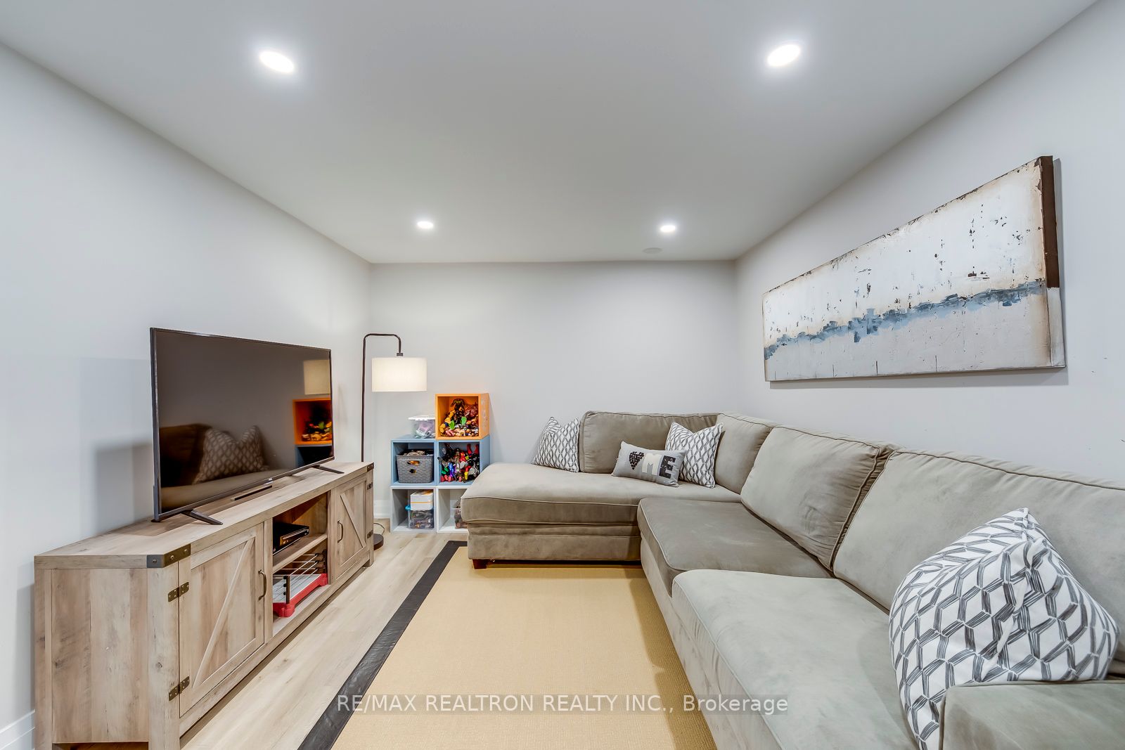 7 Kenning Pl