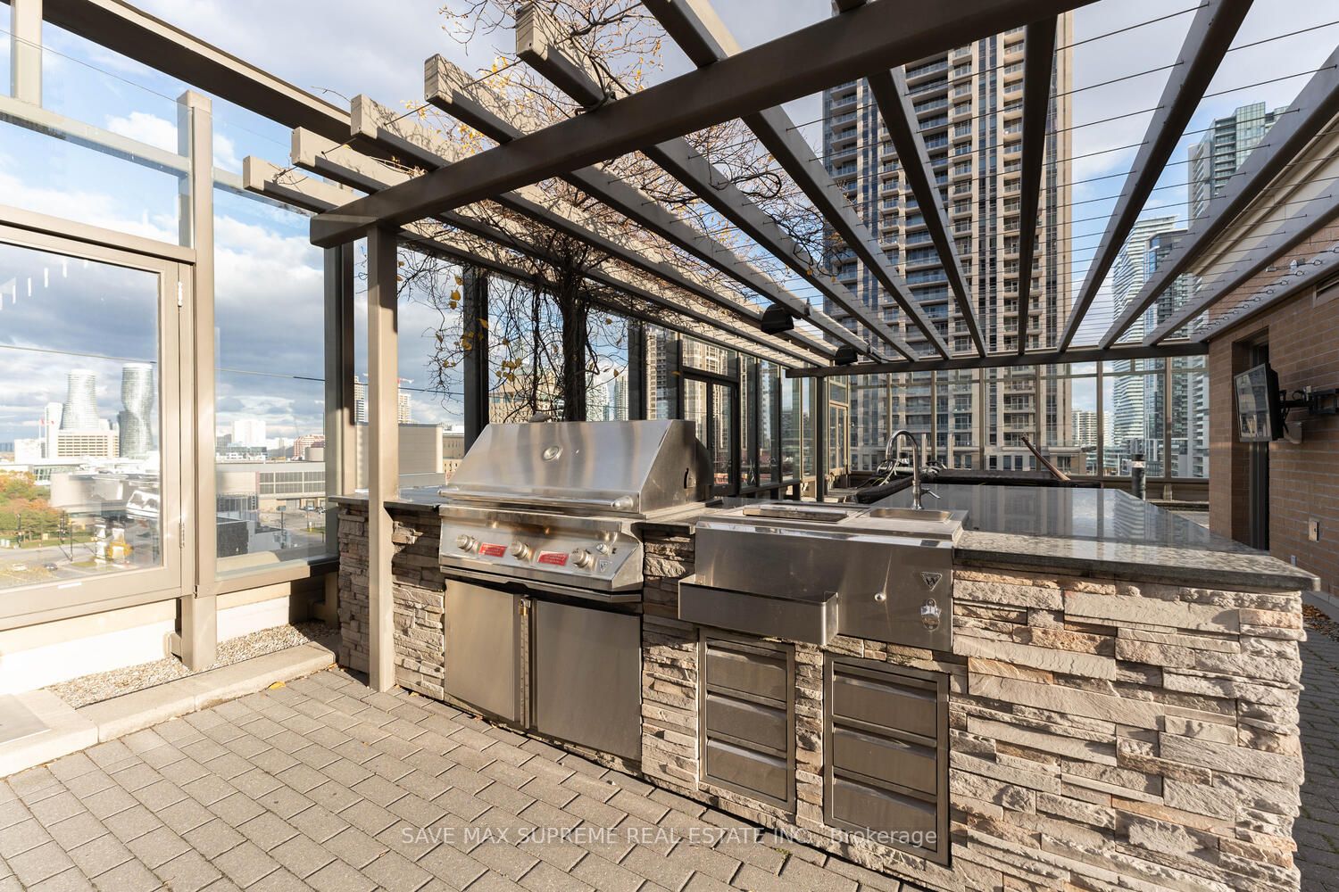385 Prince Of Wales Dr, #1112
