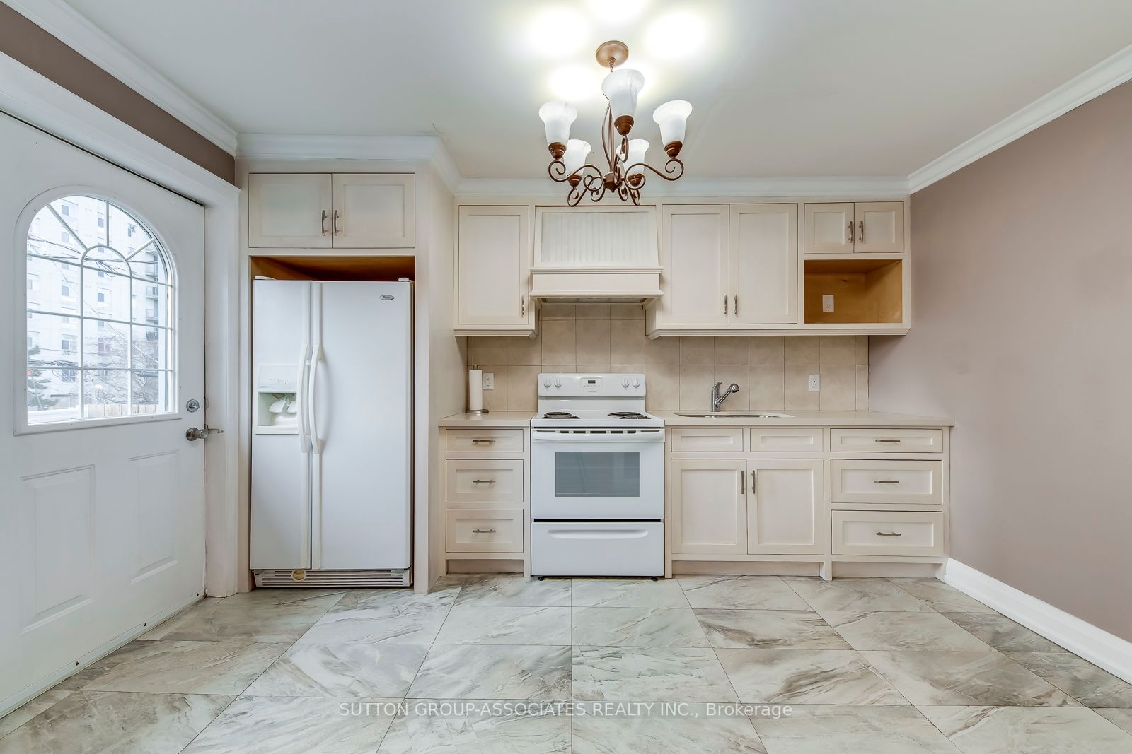 3564 Eglinton Ave W, #2nd Fl.