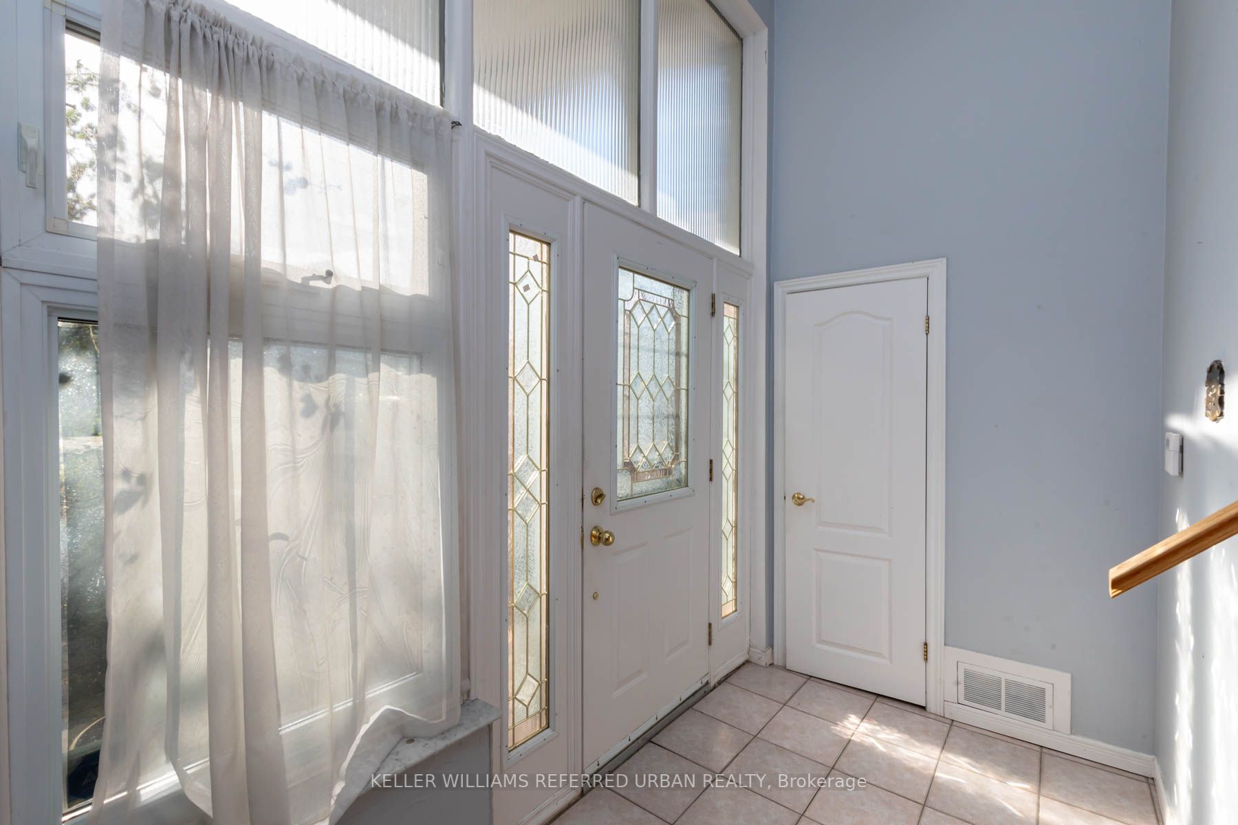 20 Gracefield Ave