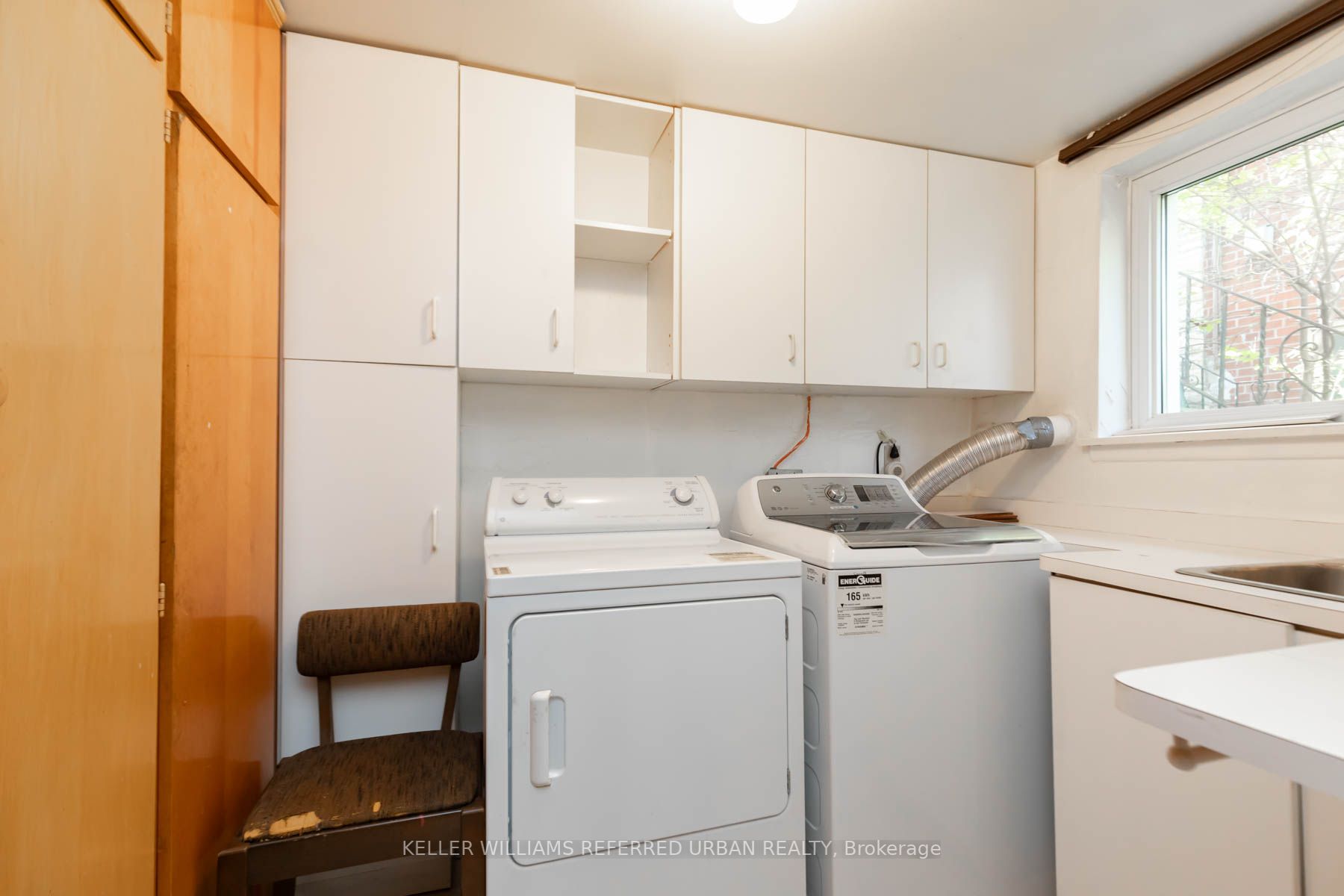 20 Gracefield Ave