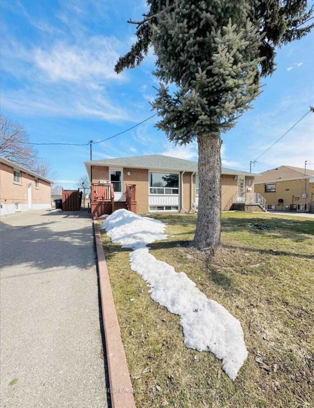 66 Fairglen Ave
