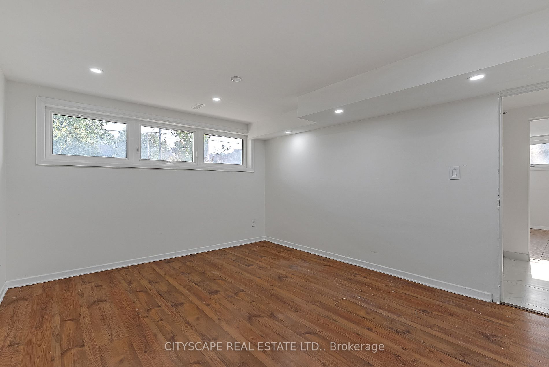 2724 Lake Shore Boulevard W, #Lower