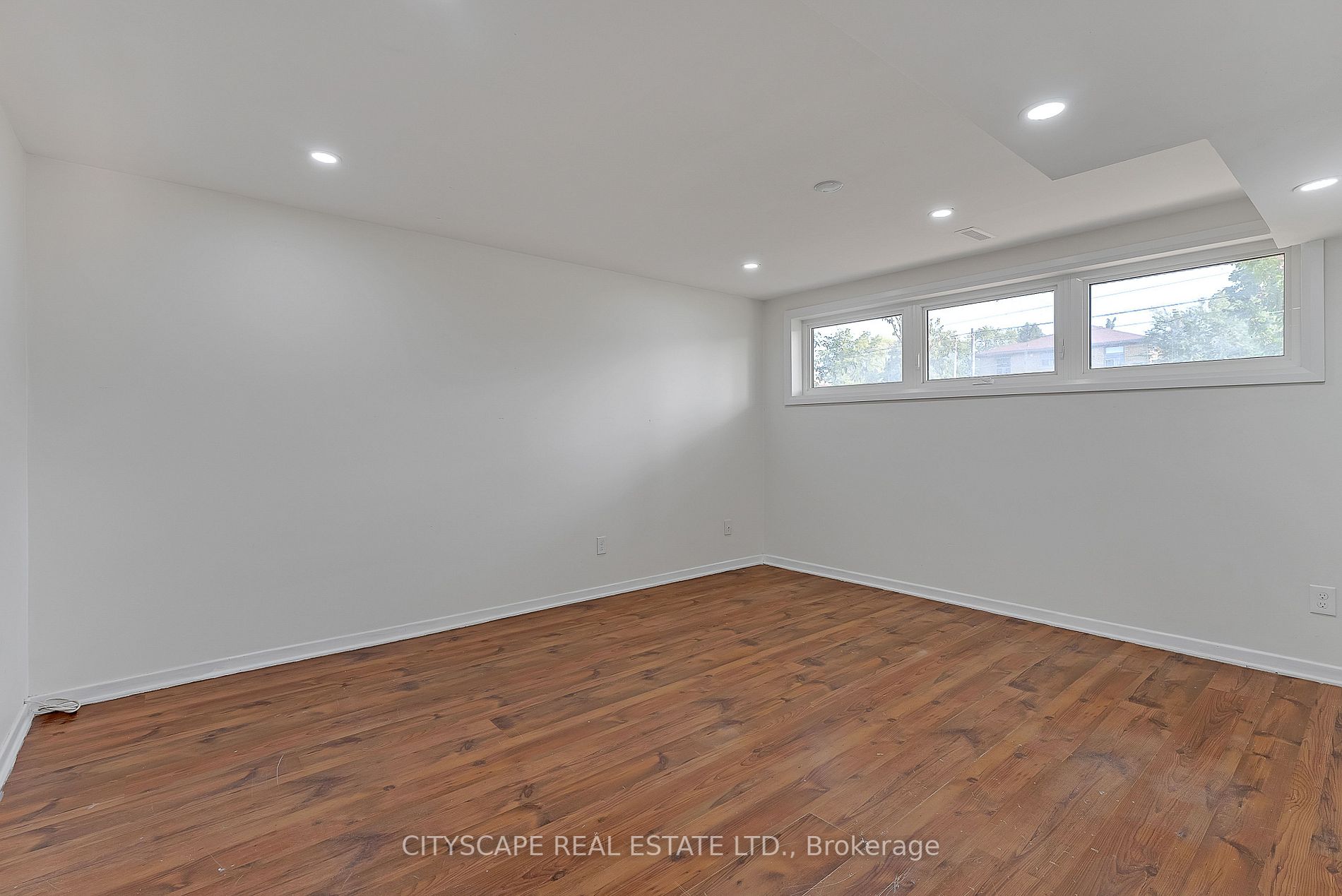 2724 Lake Shore Boulevard W, #Lower