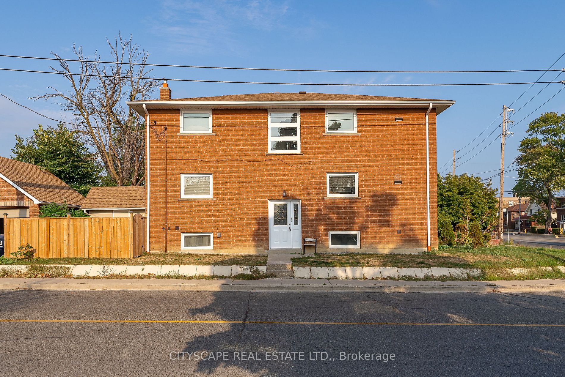 2724 Lake Shore Blvd W, #Lower