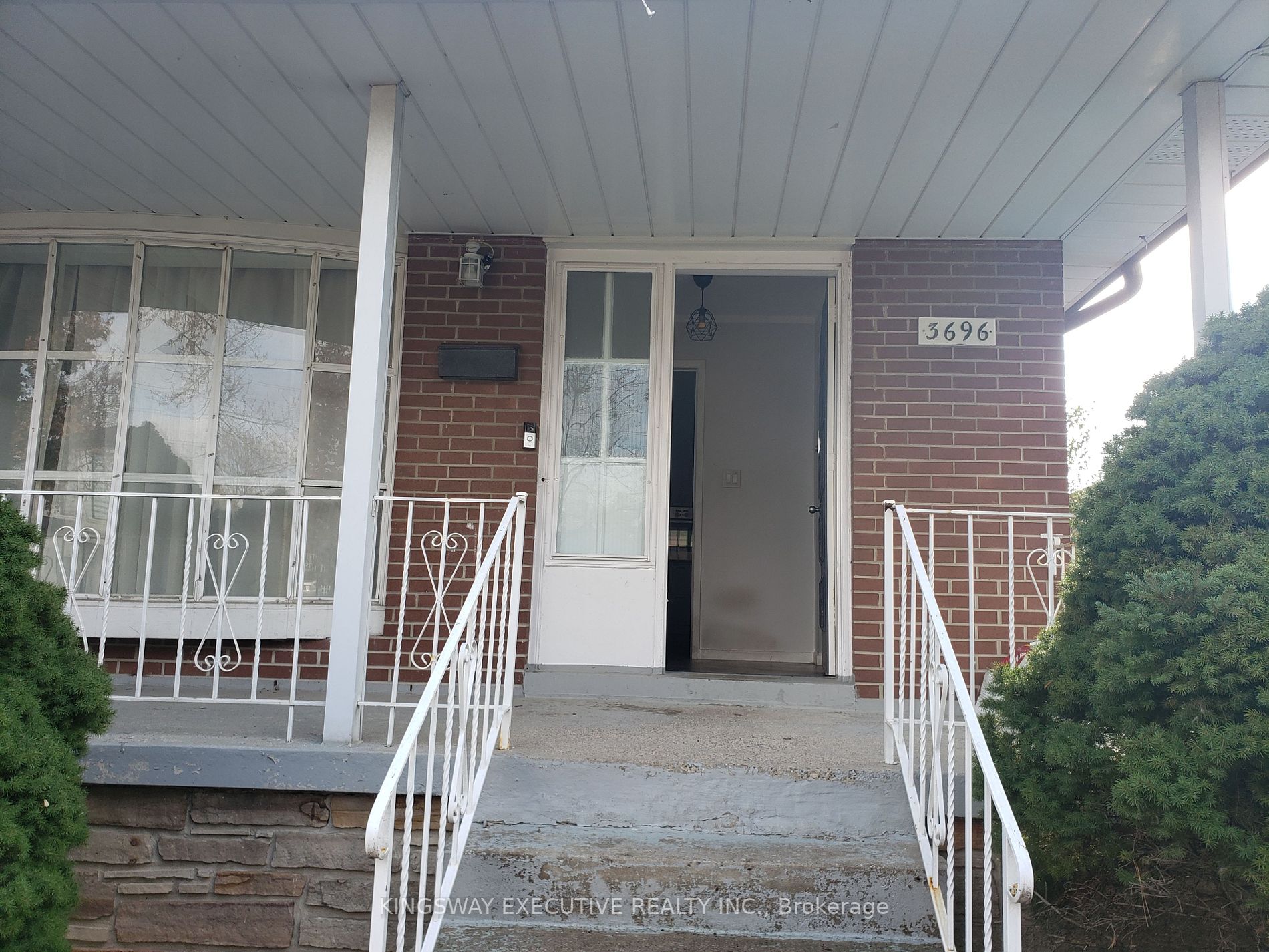 3696 Holden Crescent