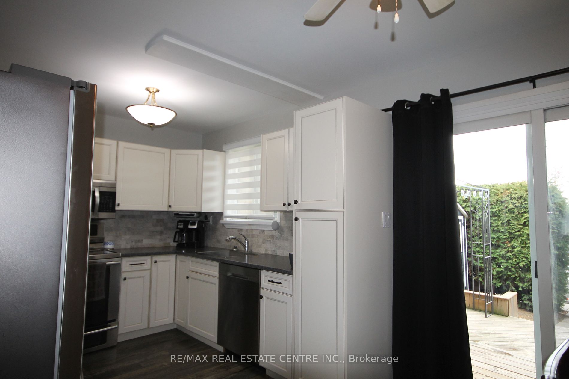 20 Mountainview Rd S, #8