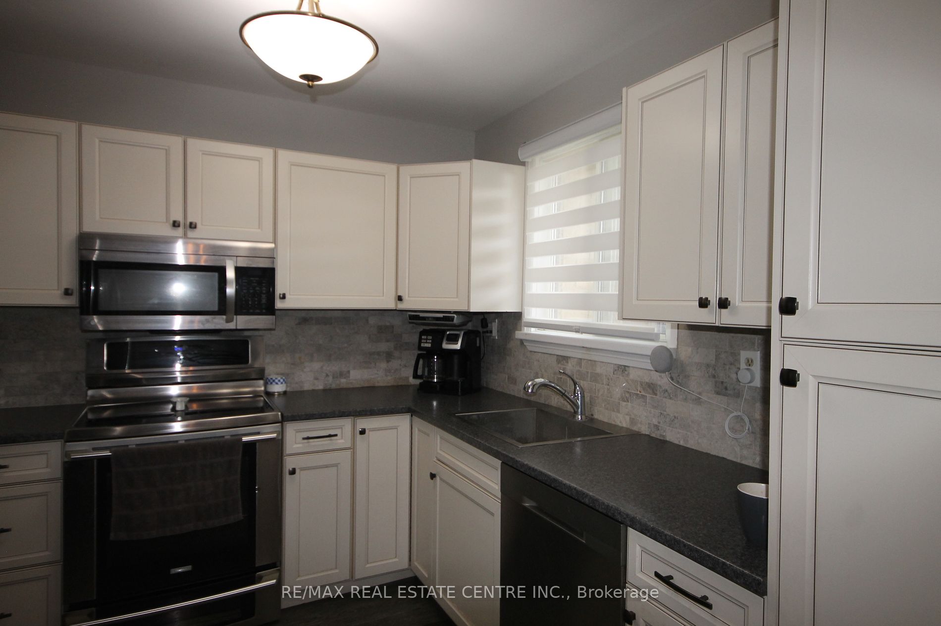 20 Mountainview Rd S, #8