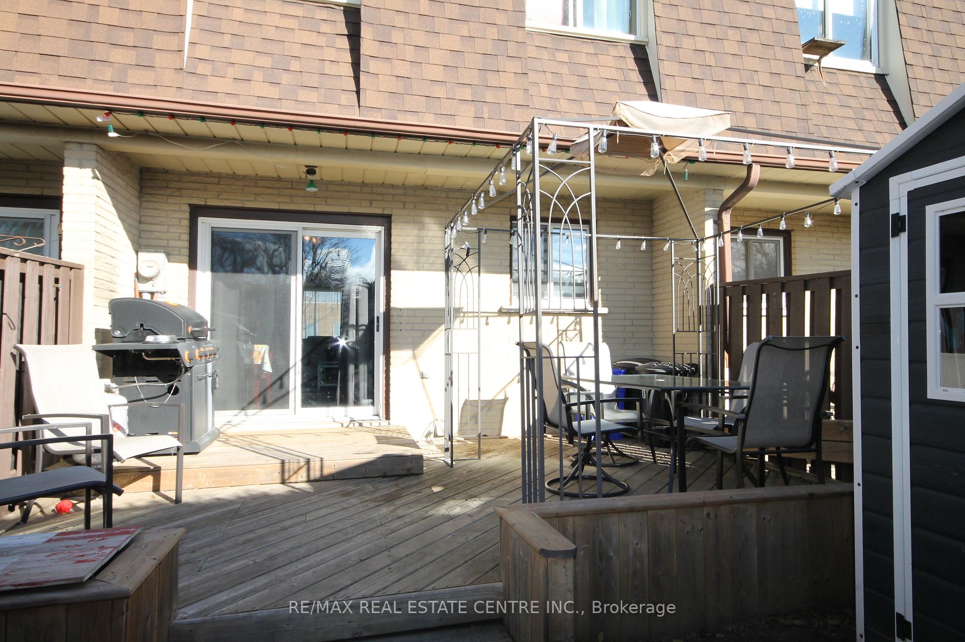 20 Mountainview Rd S, #8