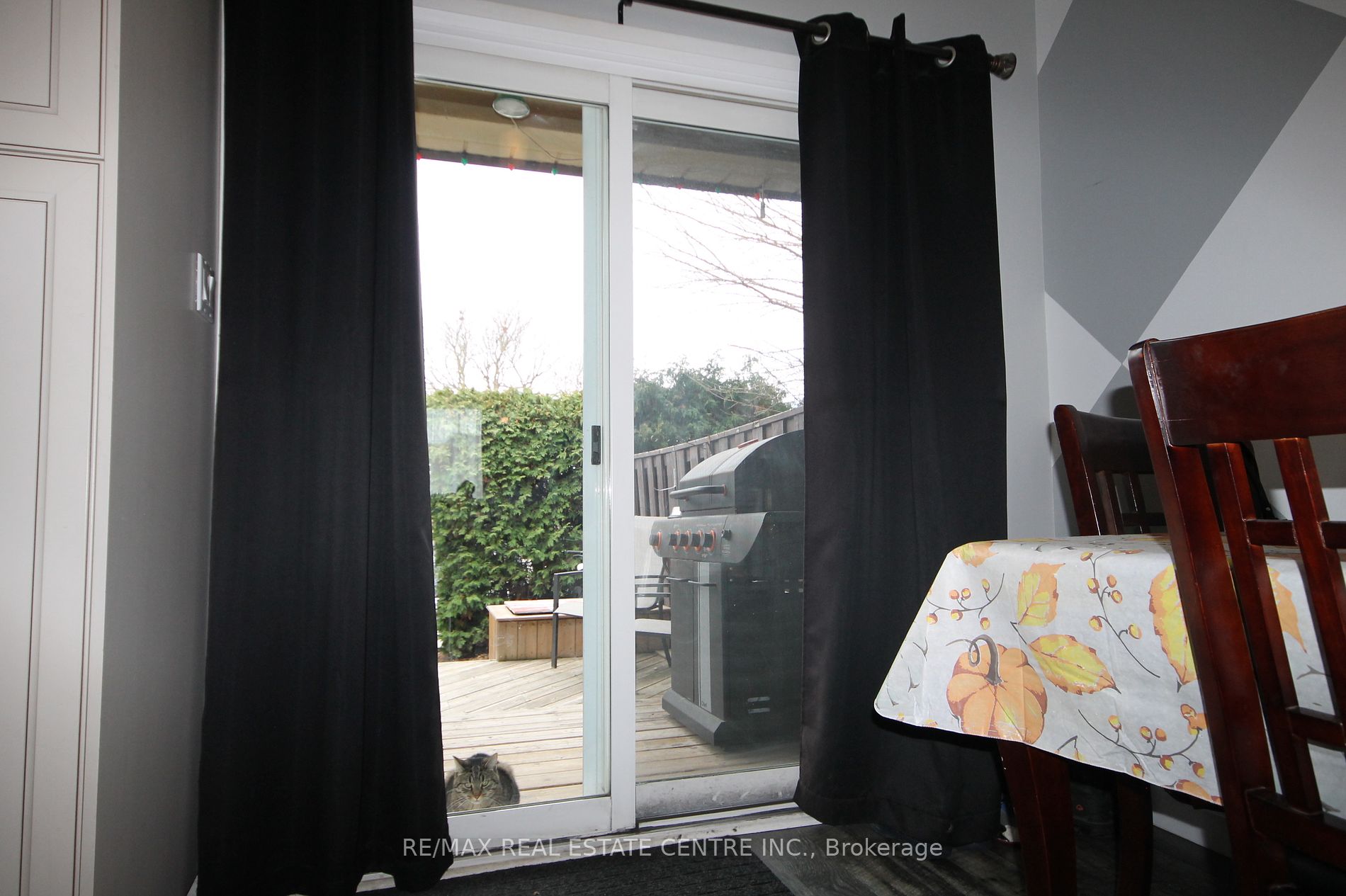 20 Mountainview Rd S, #8