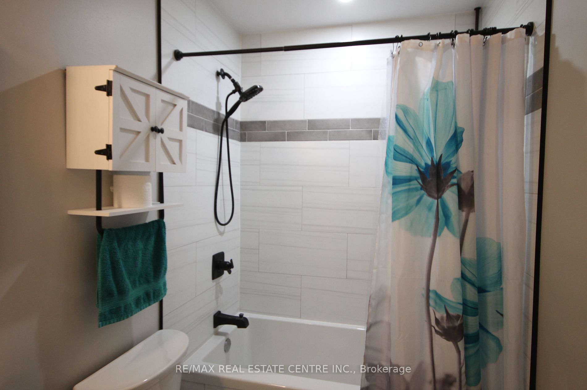 20 Mountainview Rd S, #8