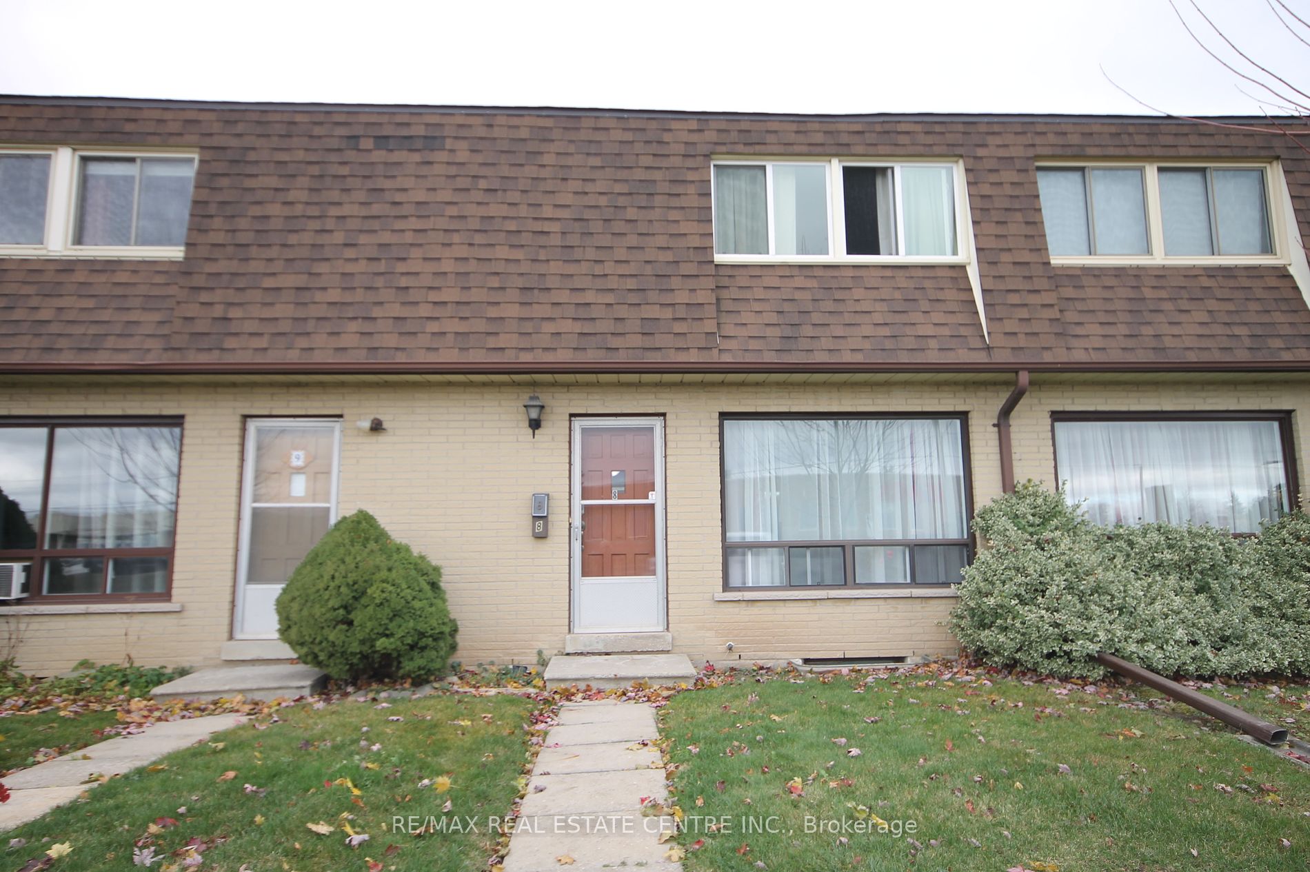20 Mountainview Rd S, #8