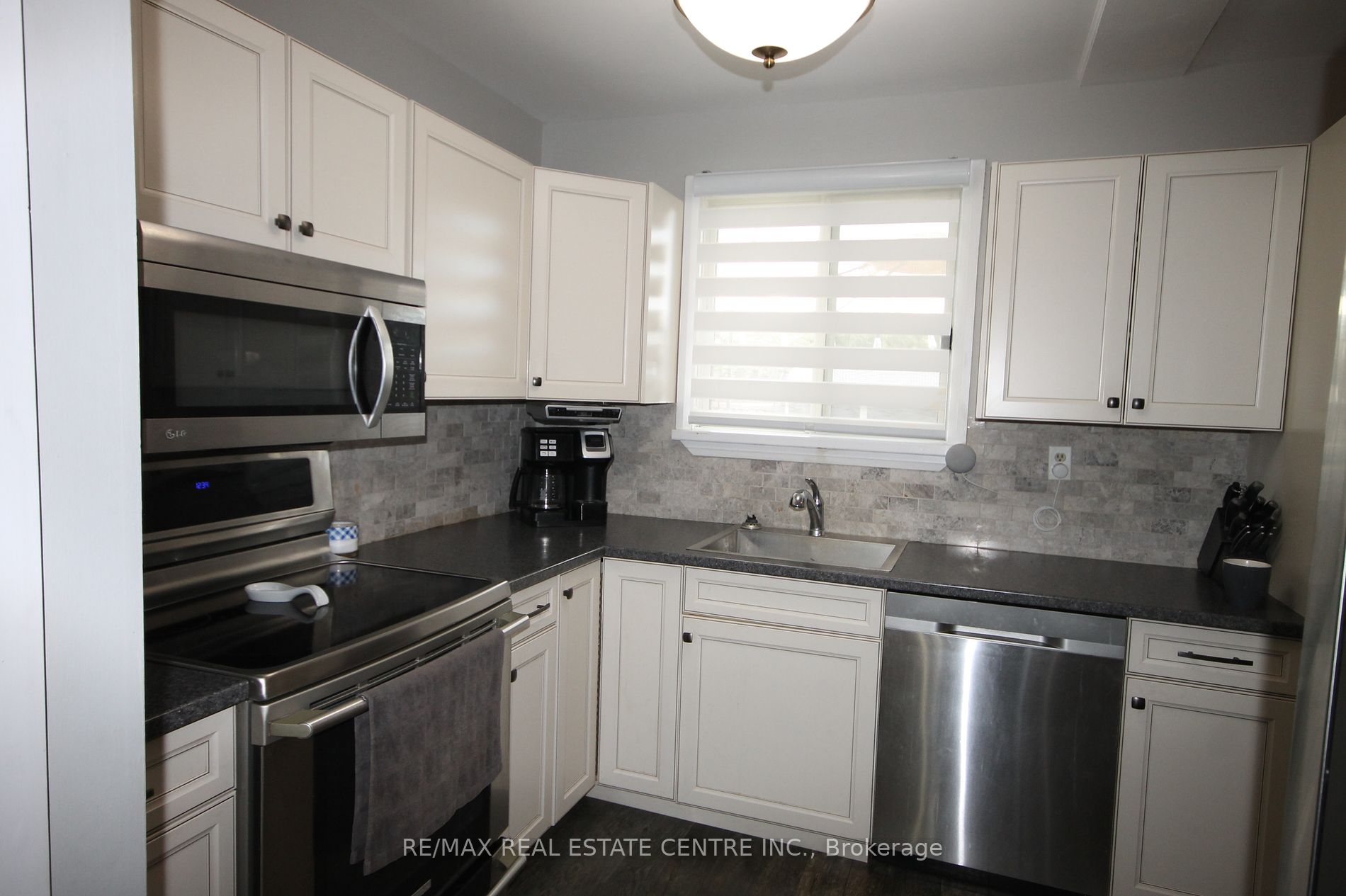 20 Mountainview Rd S, #8