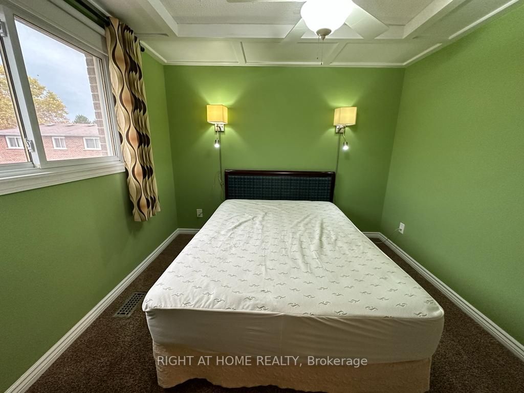 1141 Dowland Cres