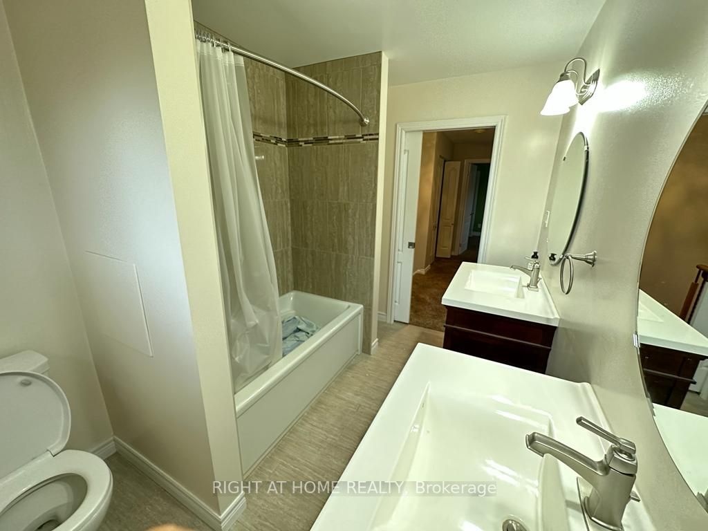 1141 Dowland Cres