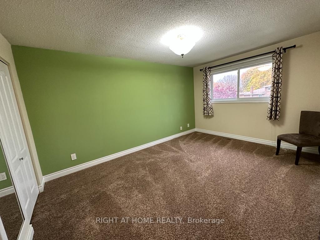 1141 Dowland Cres