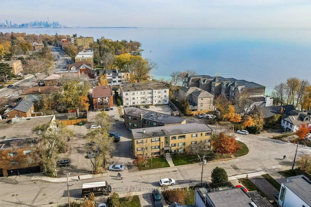 6 Lake Shore Dr