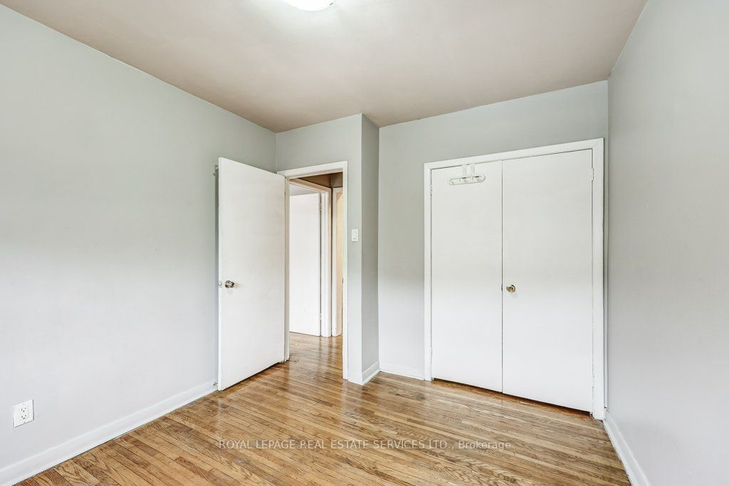 6 Lake Shore Dr