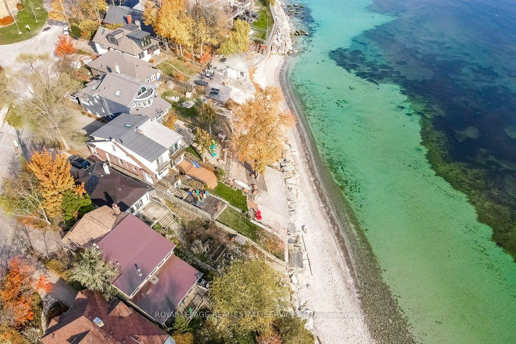 8 Lake Shore Dr