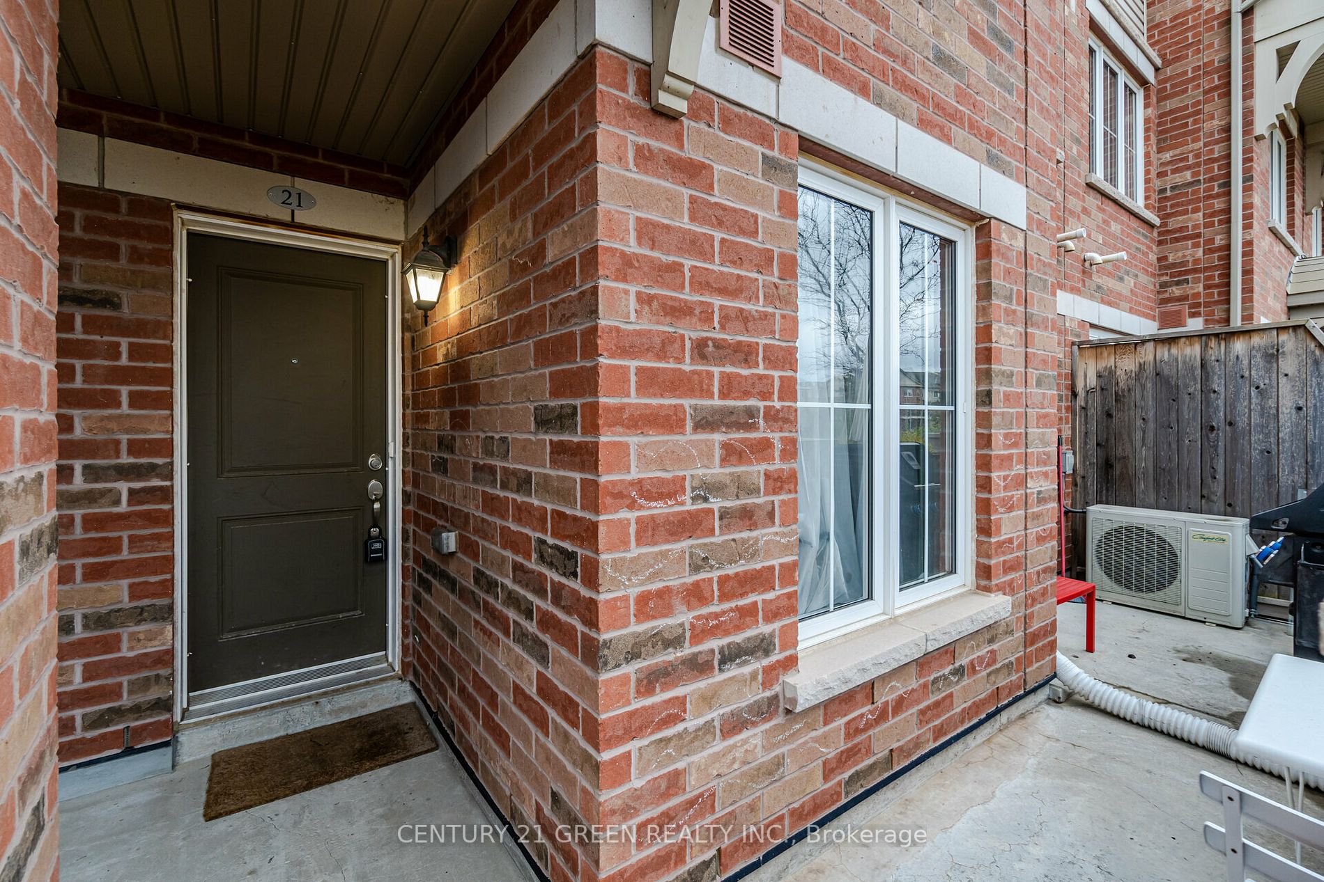 2496 Post Rd, #21