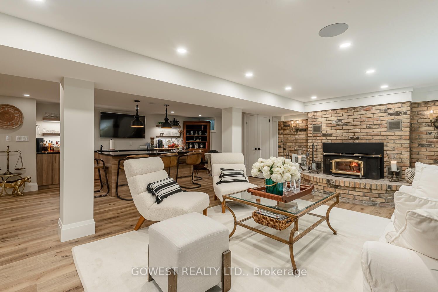 1300 1 Side Rd