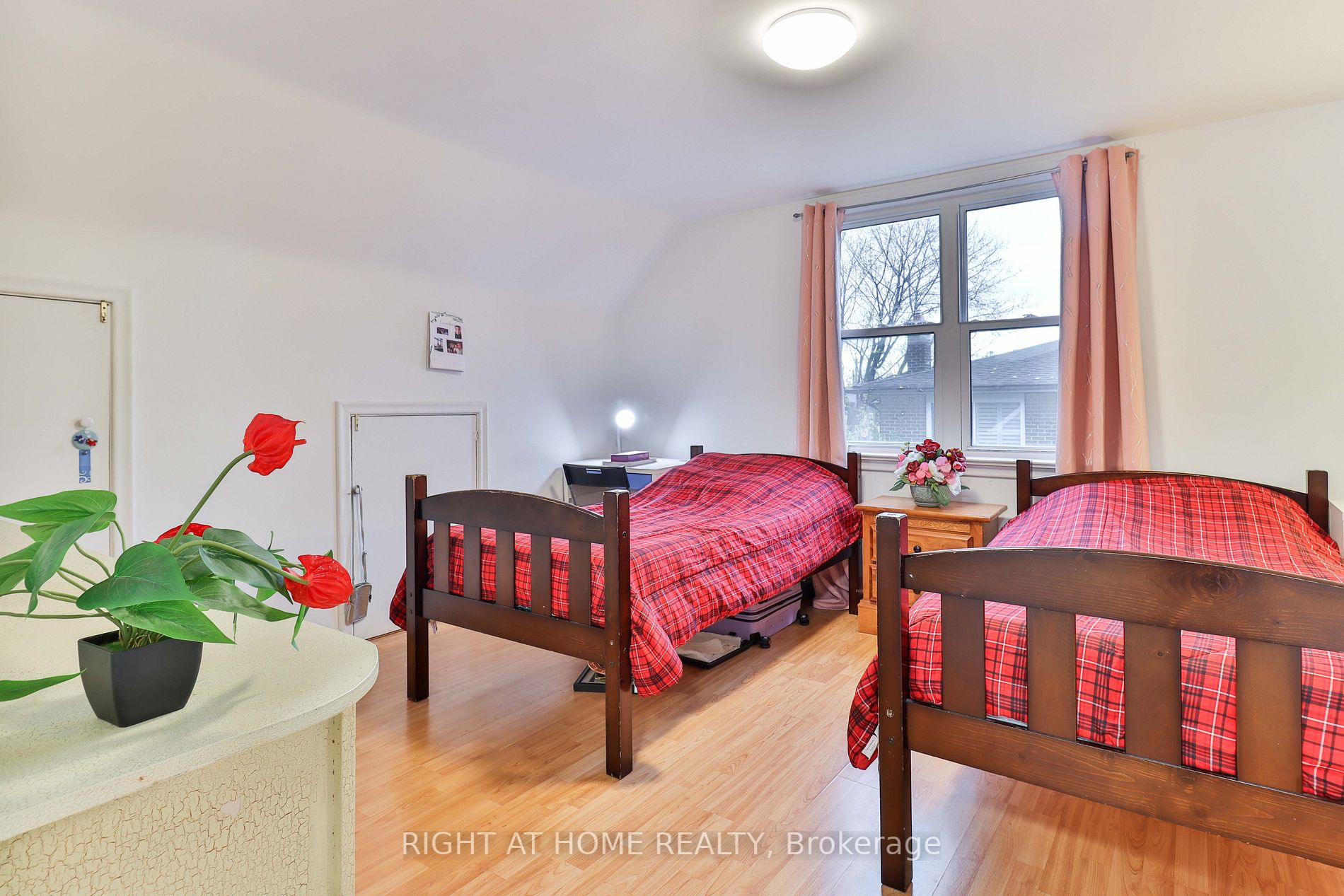 16 Plainfield Rd