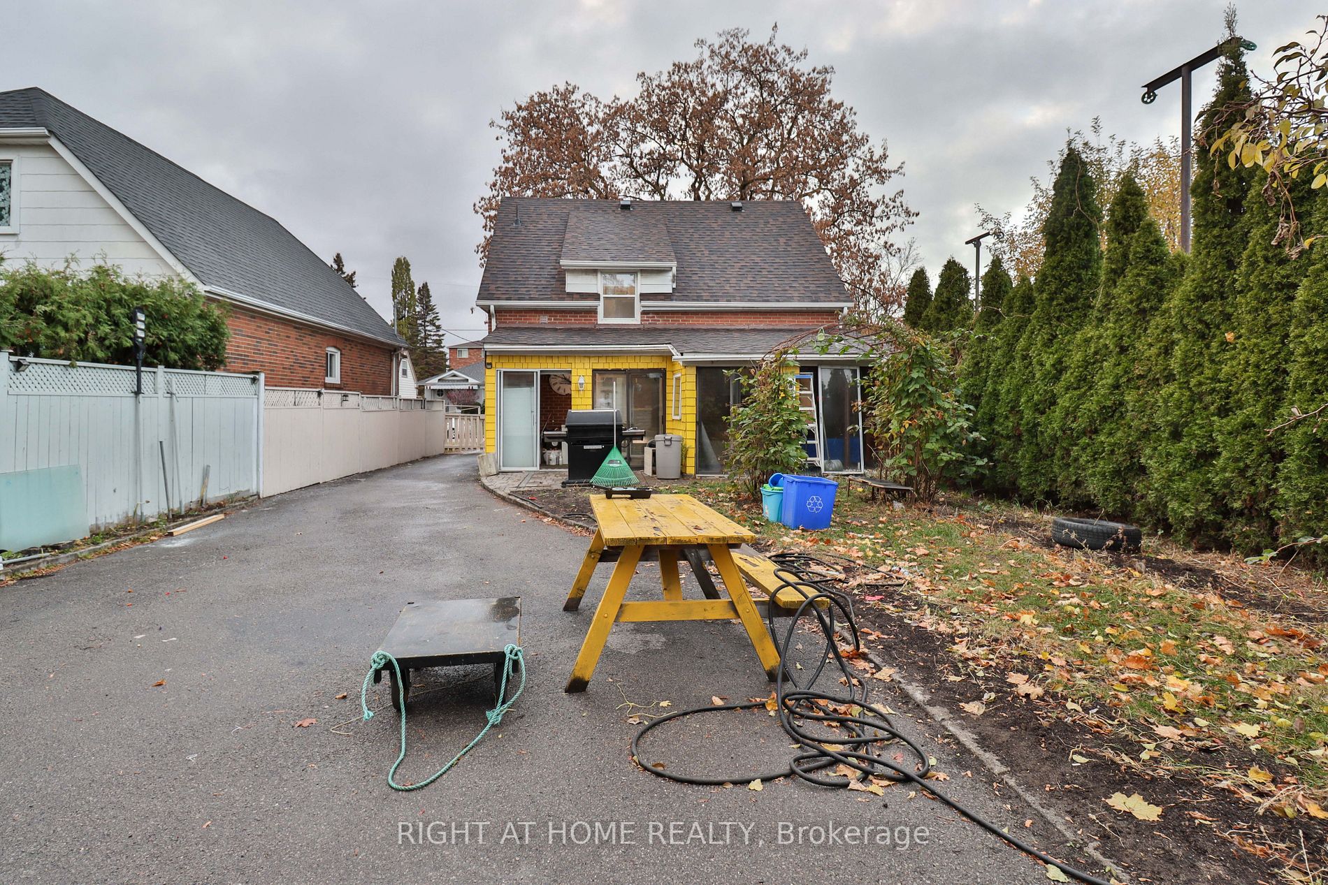 16 Plainfield Rd