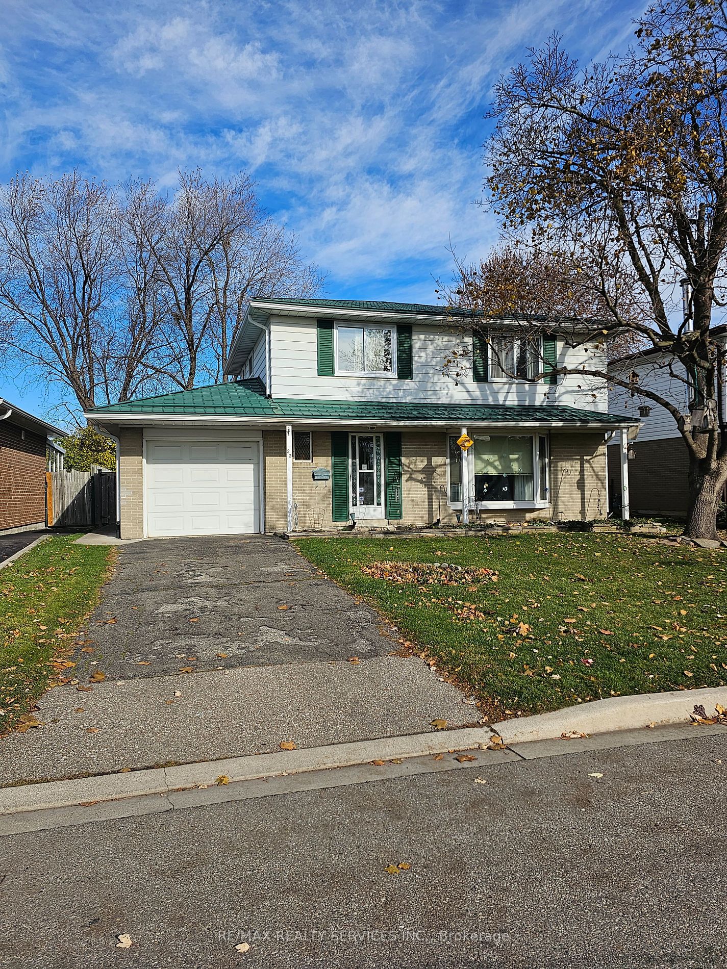 23 Castlemore Dr