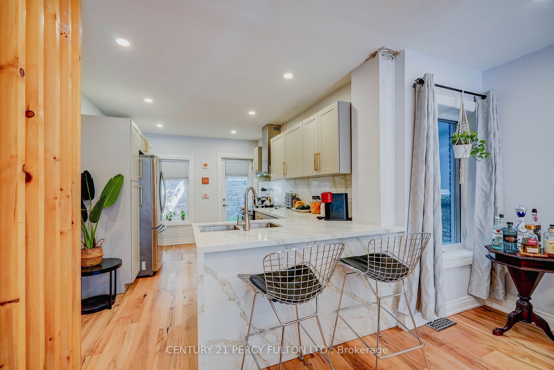 6 Silver Ave