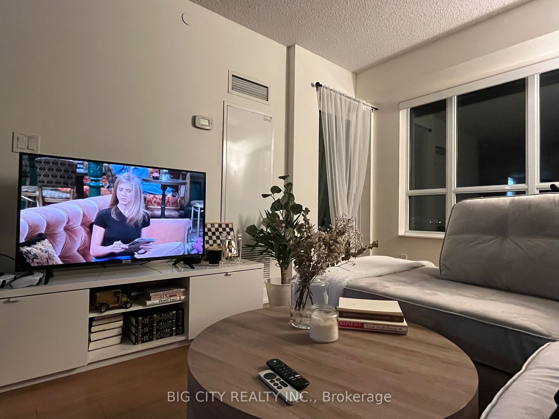 2 Eva Rd, #2323