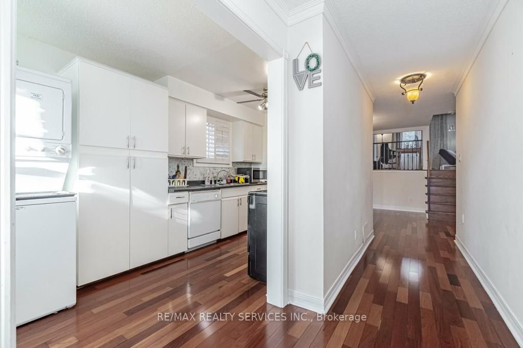 13 Weybridge Tr