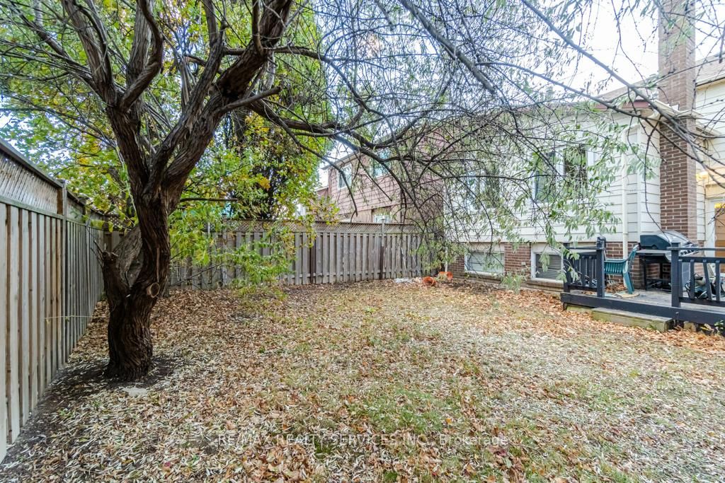 13 Weybridge Tr