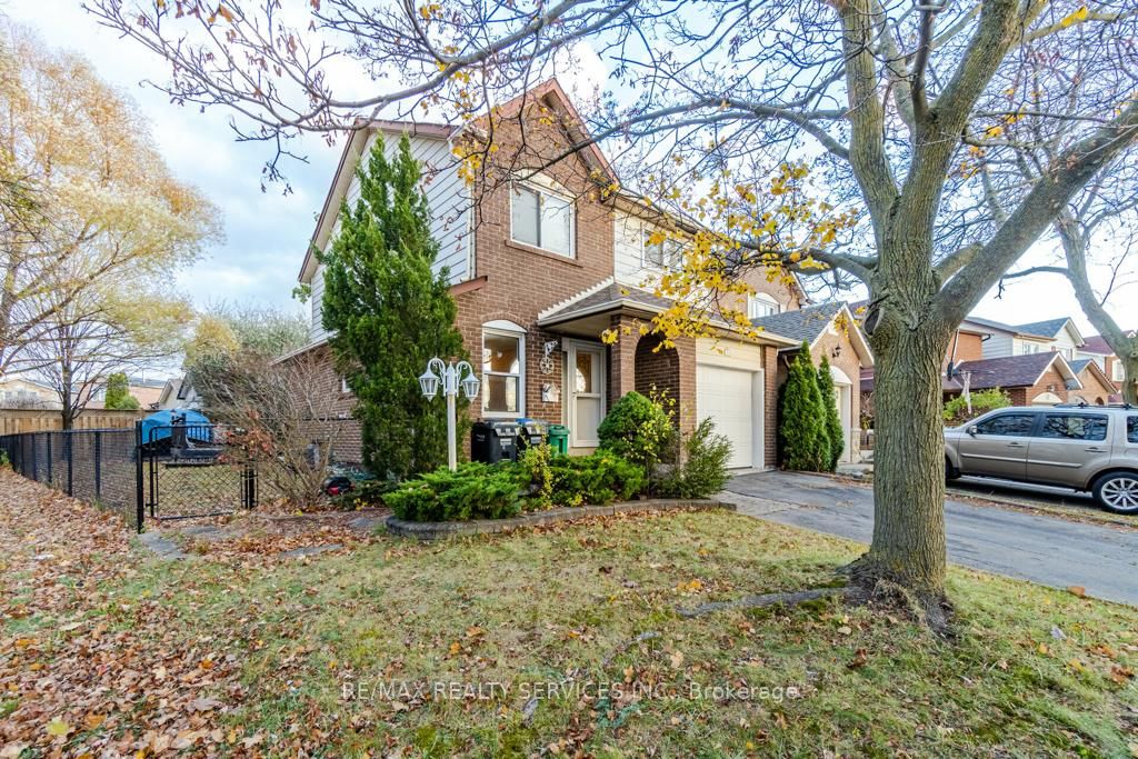 13 Weybridge Tr