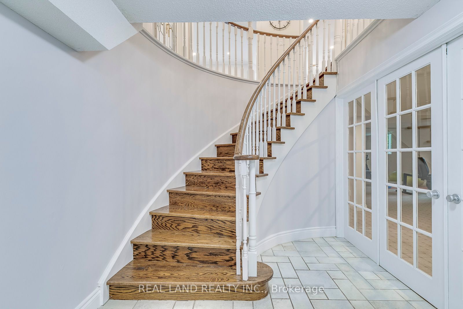 341 Acacia Crt