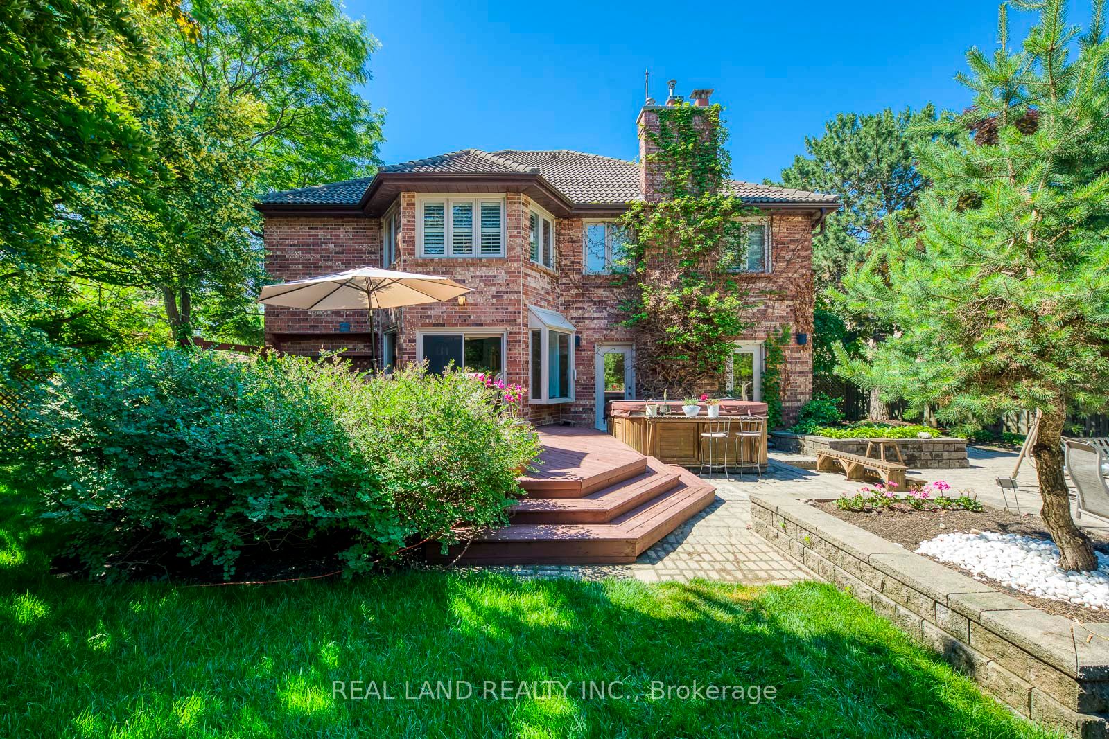341 Acacia Crt