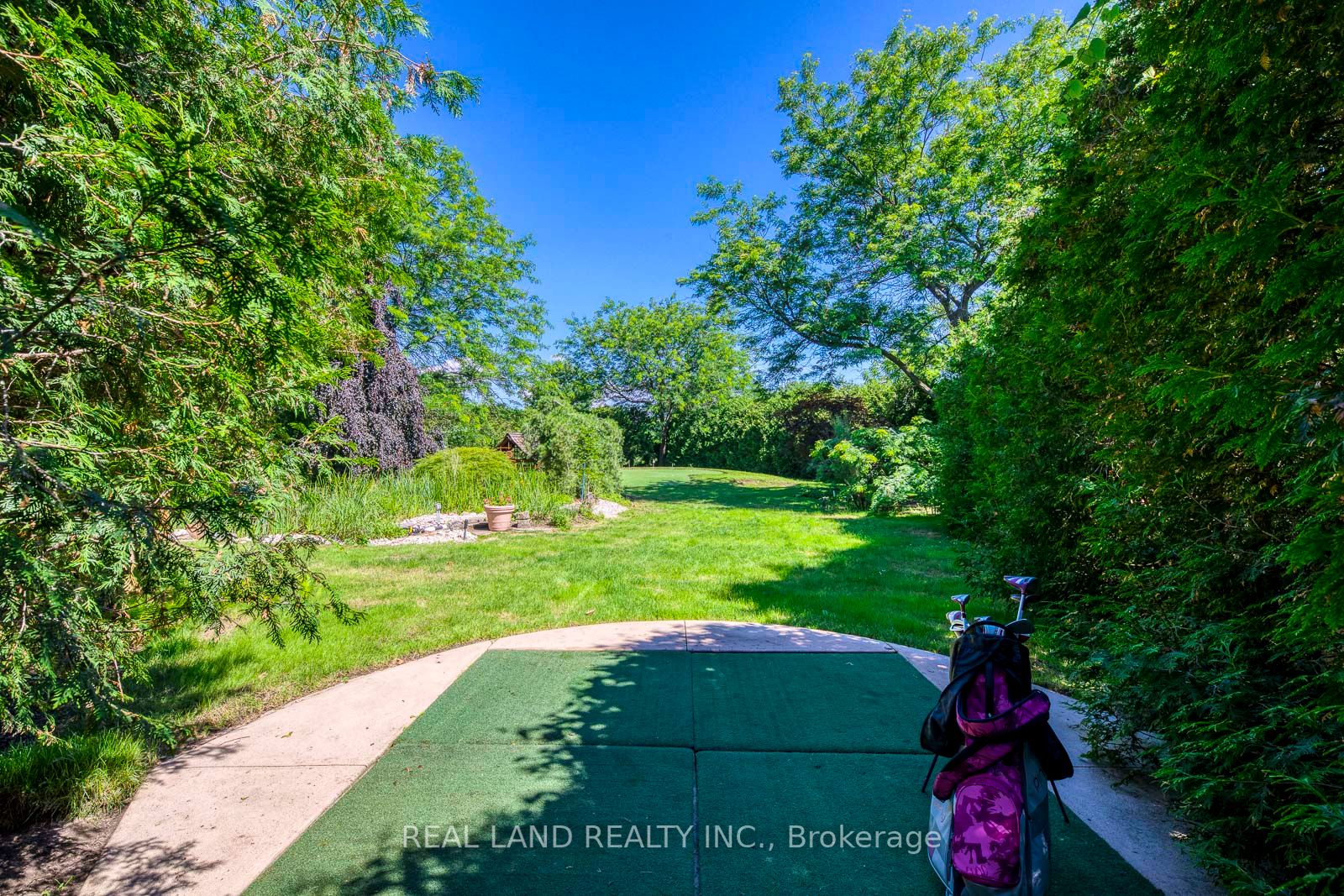 341 Acacia Crt