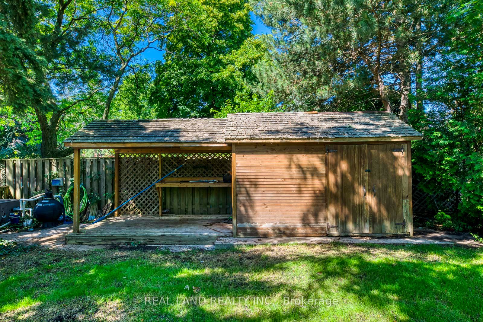 341 Acacia Crt