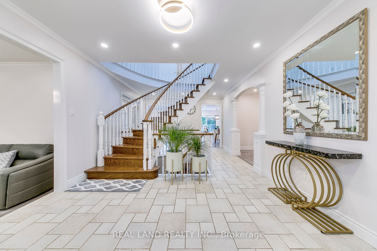 341 Acacia Crt