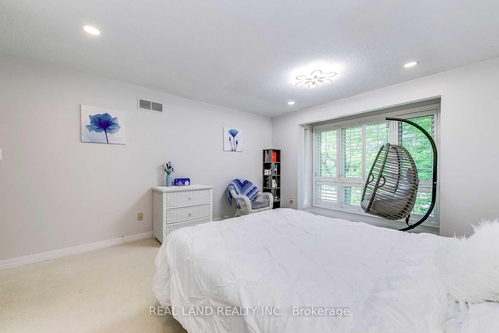 341 Acacia Crt