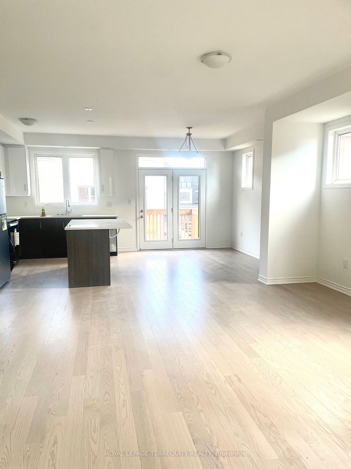 1388 Kobzar Dr