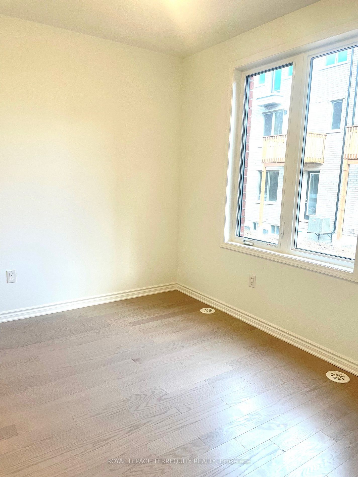 1388 Kobzar Dr