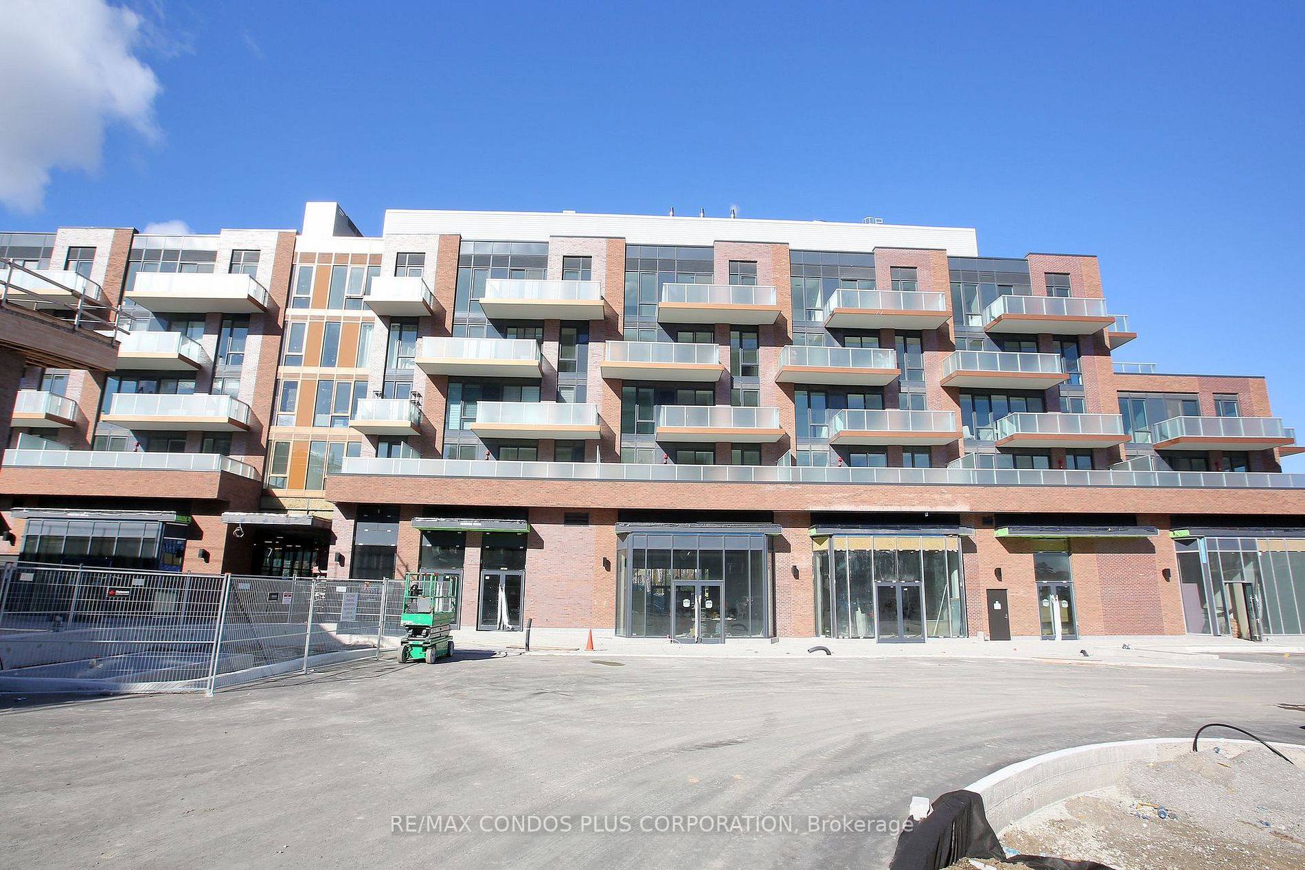 215 Lakeshore Rd W, #445