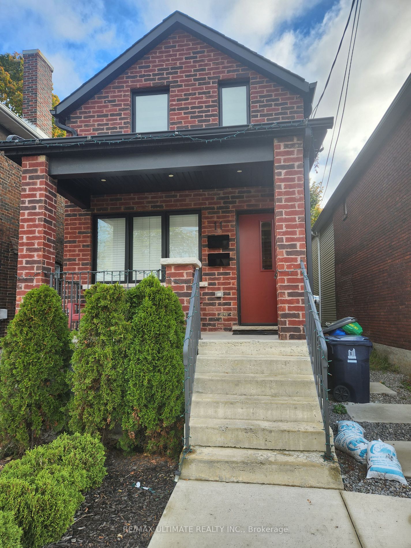 11 Fourteenth St, #Upper