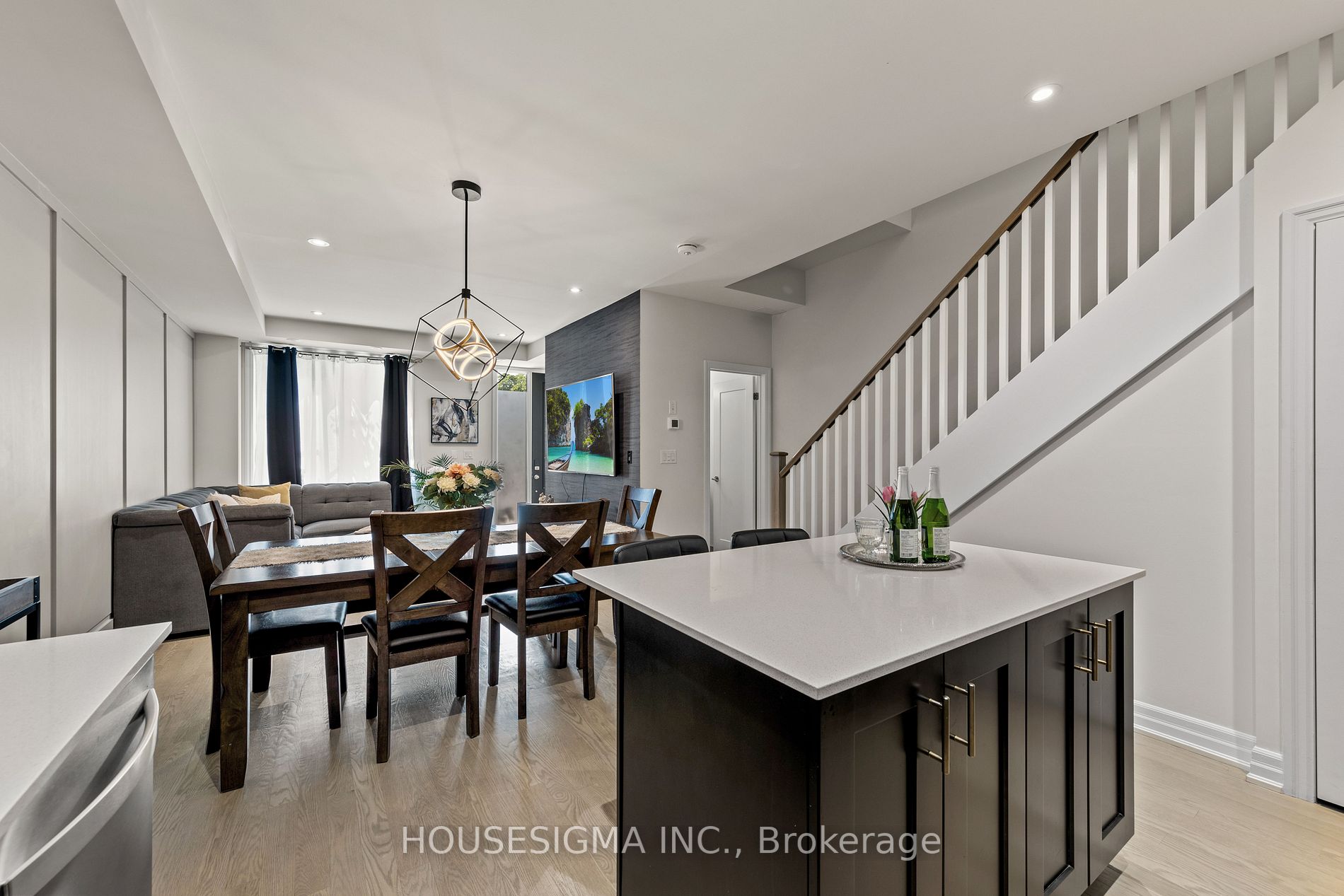 1190 Cawthra Rd, #602