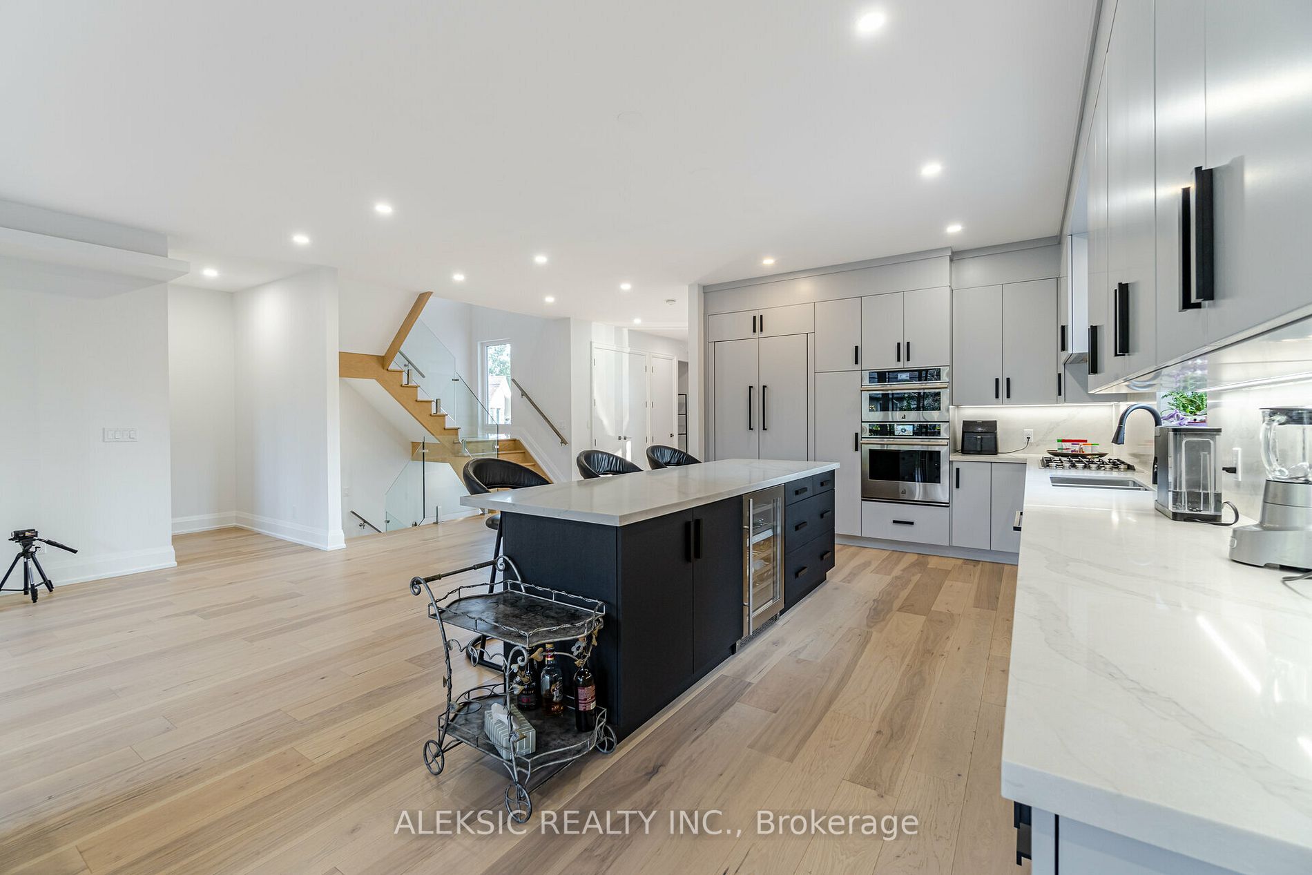 4 Eriksdale Rd
