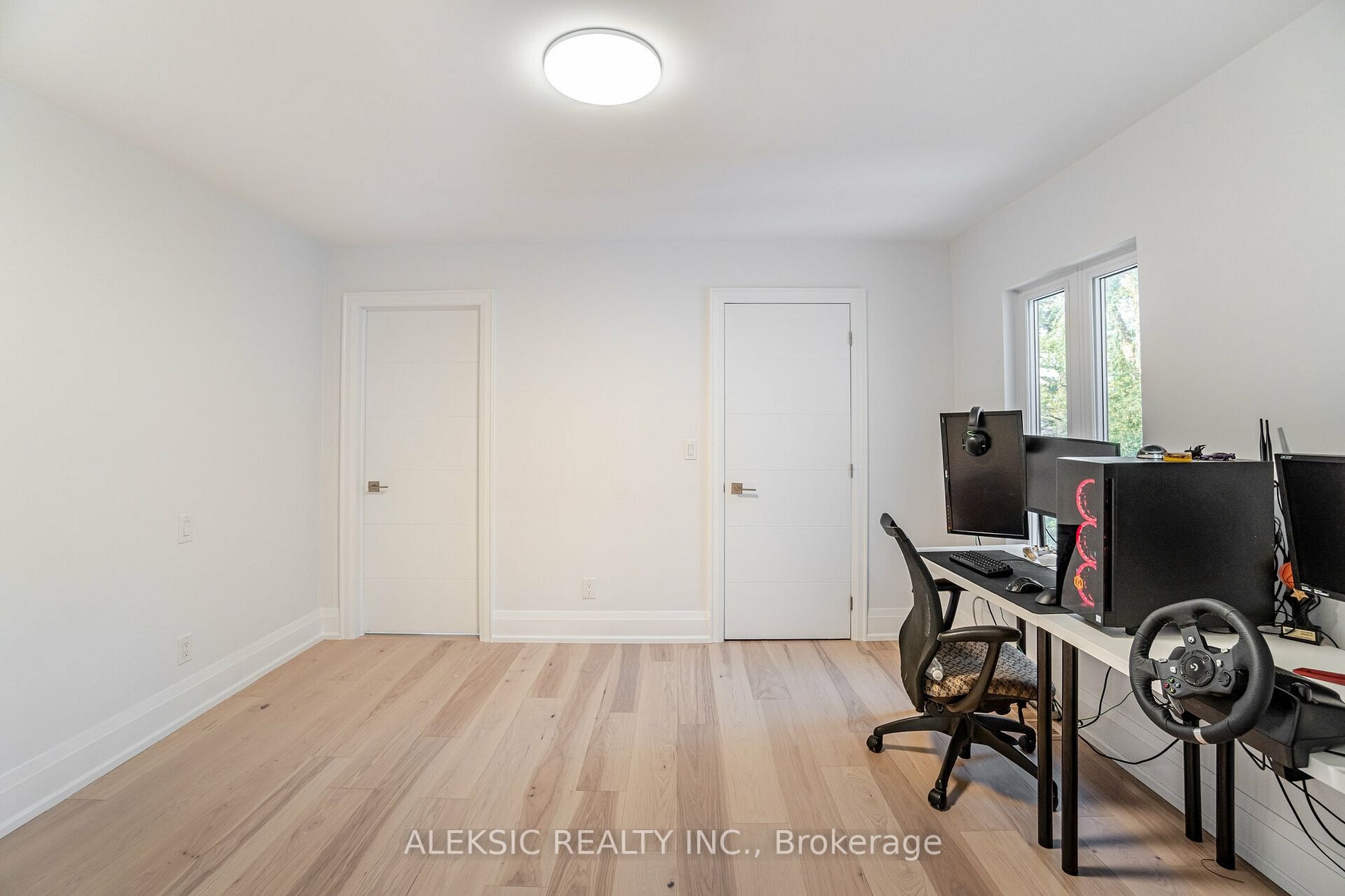 4 Eriksdale Rd