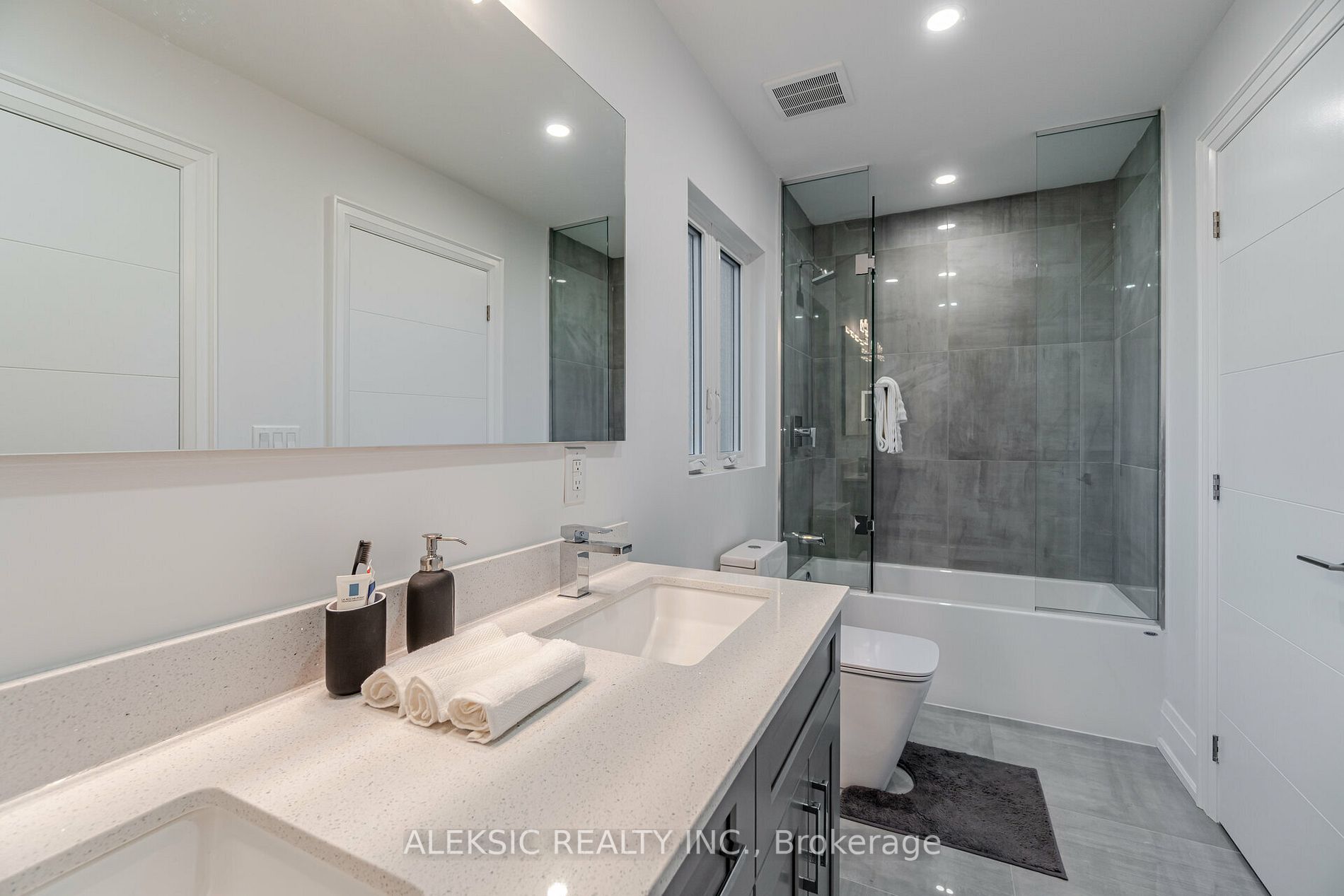 4 Eriksdale Rd